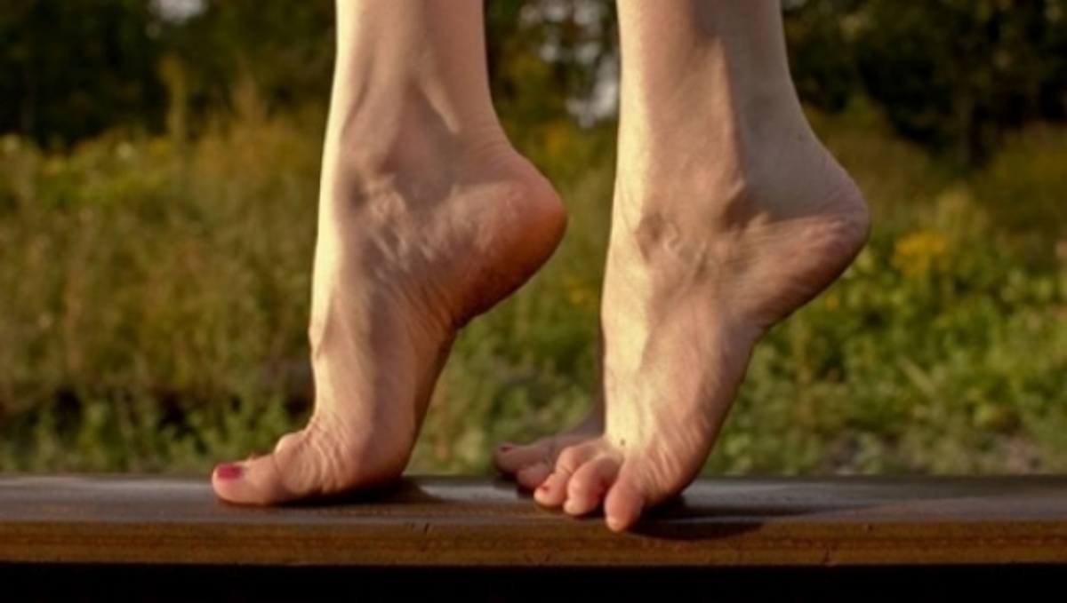 Πόνοι σε μέση, γοφούς και γόνατα: 5 ασκήσεις στα πέλματα θα σας ανακουφίσουν