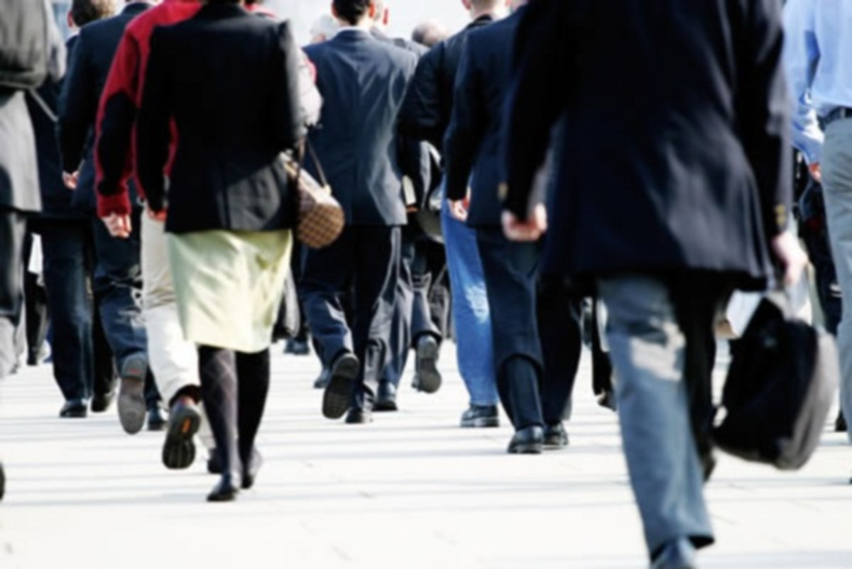 “Χαραμάδα” αισιοδοξίας στους Ελληνες, δείχνει δημοσκόπηση