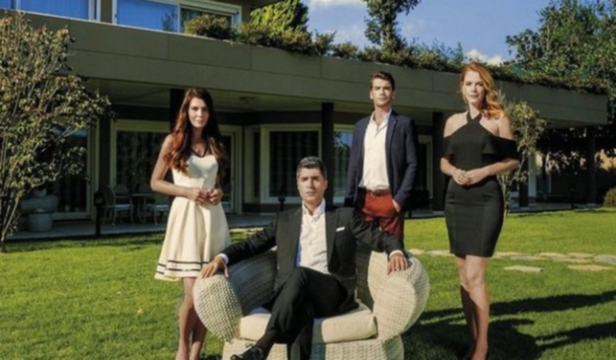 Στα δίχτυα του πεπρωμένου: Ένας έρωτας γεννιέται!