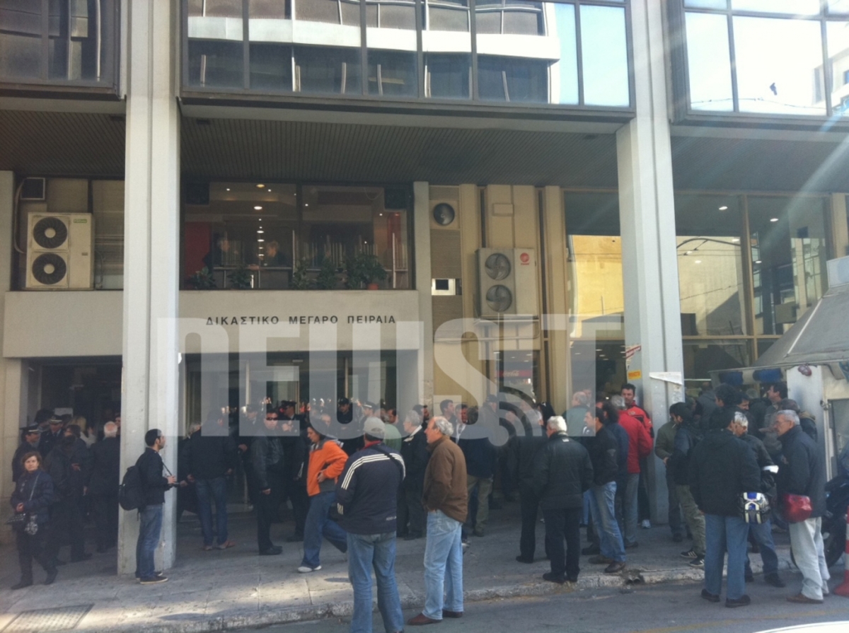 ΩΡΑ 10.00 ΕΧΟΥΝ ΑΡΧΙΣΕΙ ΚΑΙ ΣΥΓΚΕΝΤΡΩΝΟΝΤΑΙ