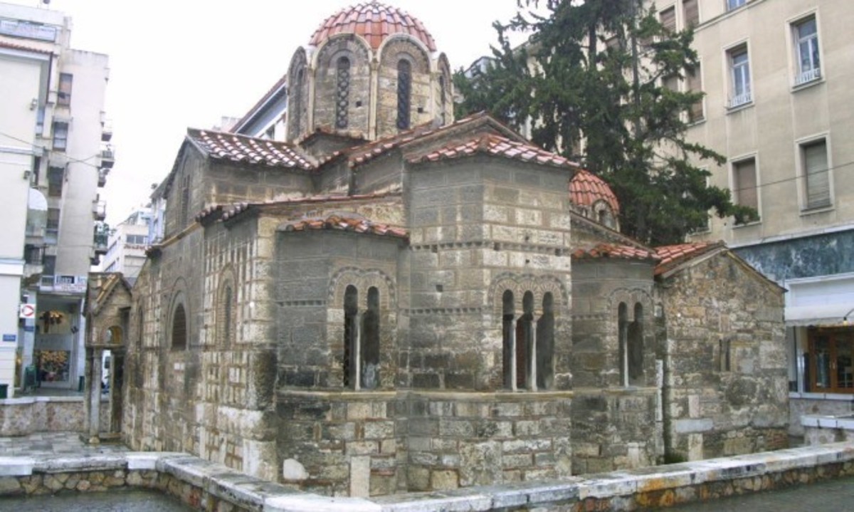 Βυζαντινός περίπατος στην Αθήνα: Παναγία Καπνικαρέα
