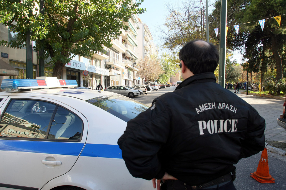 Εμφανίζονταν ως πελάτες και λήστευαν εμπόρους – Συνελήφθη 29χρονος, ψάχνουν τον συνεργό του