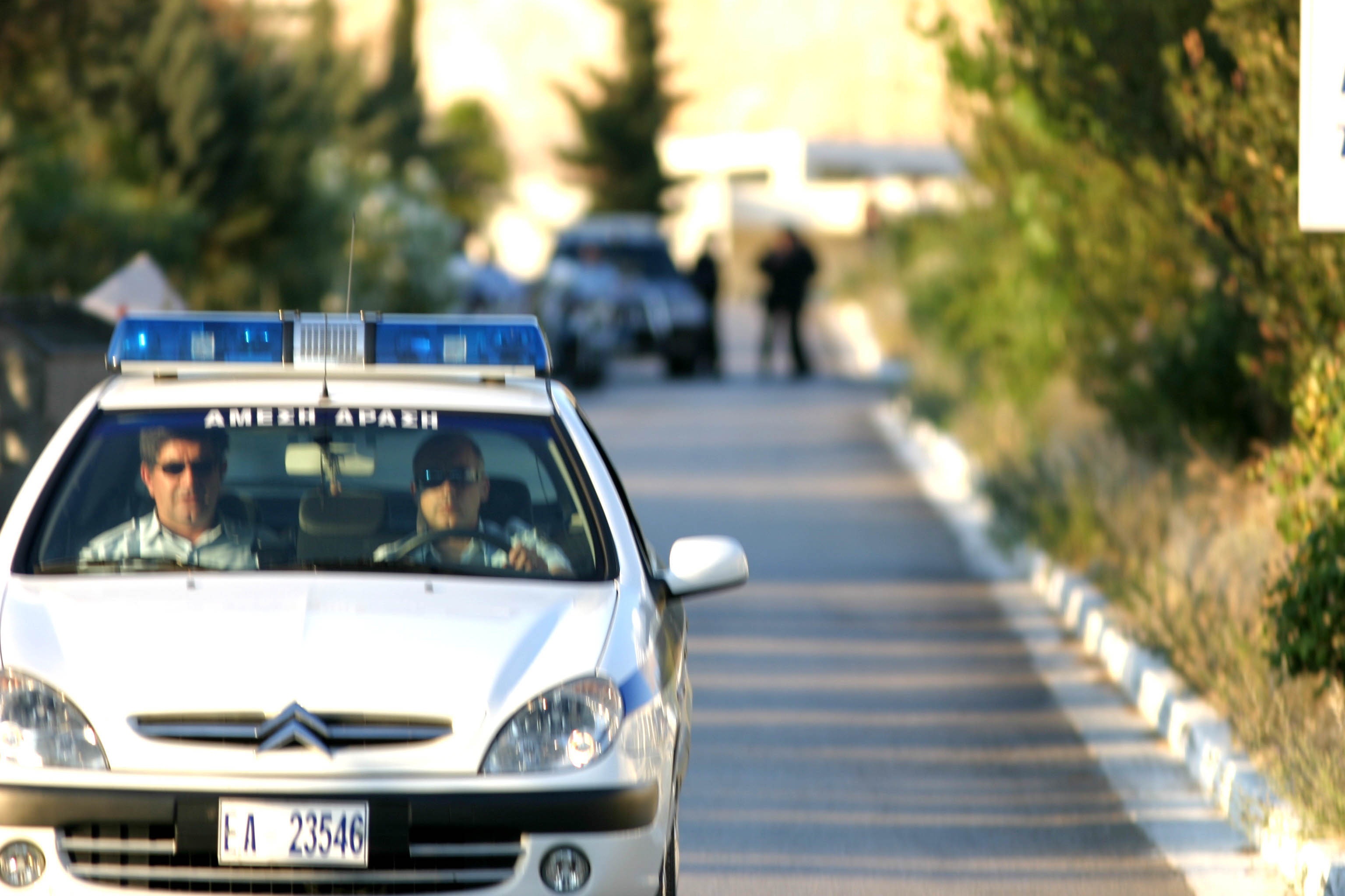 Έκαναν ληστεία κι έφυγαν με τα πόδια στο κέντρο της Πάτρας!