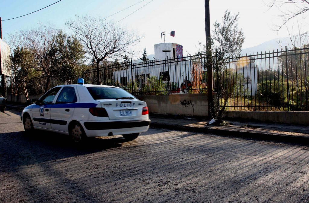 Ηράκλειο: Μπήκε ζητώντας βοήθεια και τελικά τις έκλεψε!