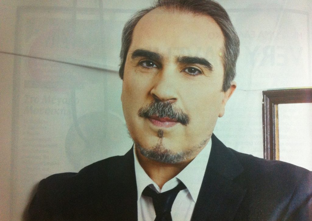 Βαγγέλης Περρής: “Ο Αρναούτογλου είναι ο αγαπημένος μου συγγραφέας”