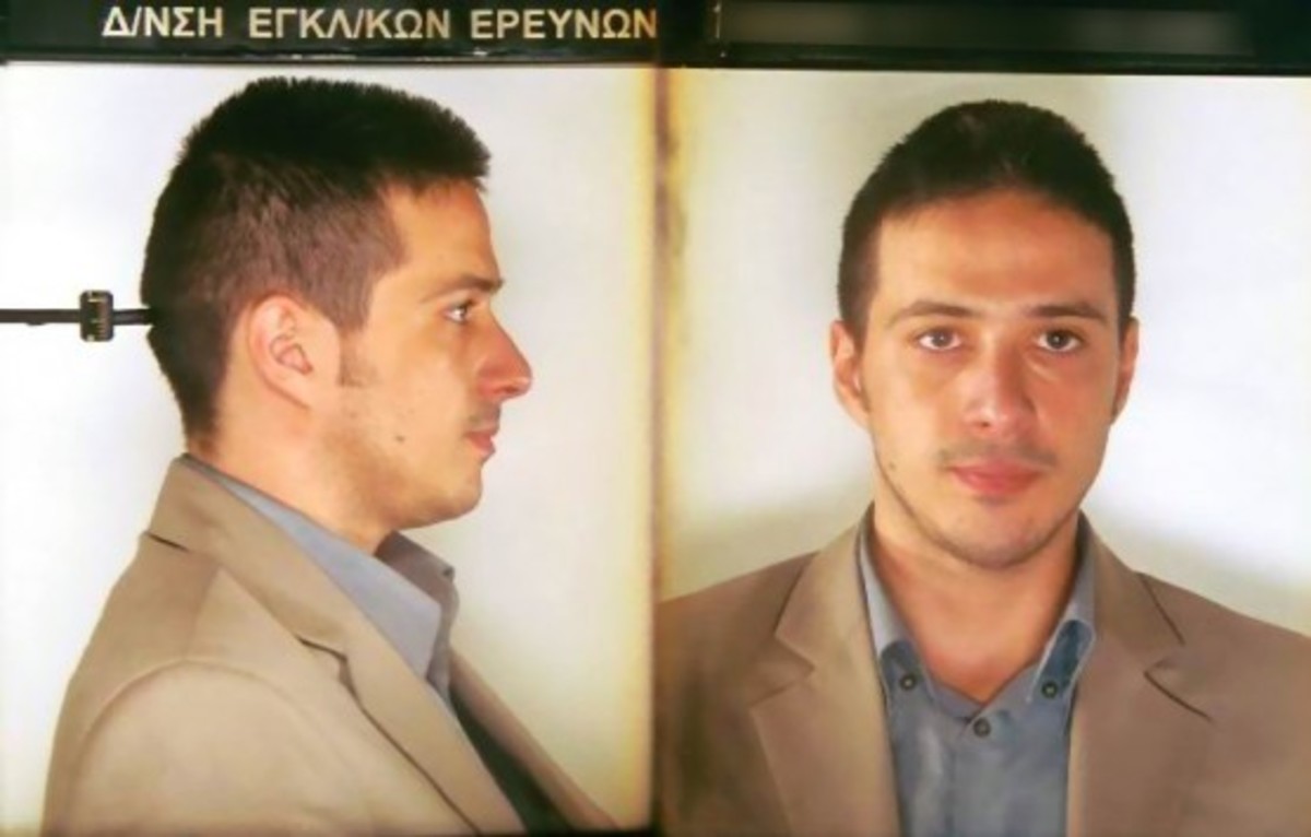 Νέα τροπή στη σύλληψη του Πετρακάκου – Η γυναίκα μυστήριο – Ερευνούν τυχόν ρόλο της στην επίθεση στα γραφεία της Ν.Δ.