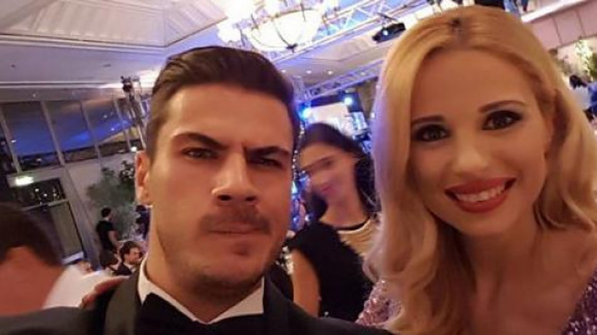 Τι γυρεύει ο Άκης Πετρετζίκης στην Κύπρο; [pics]