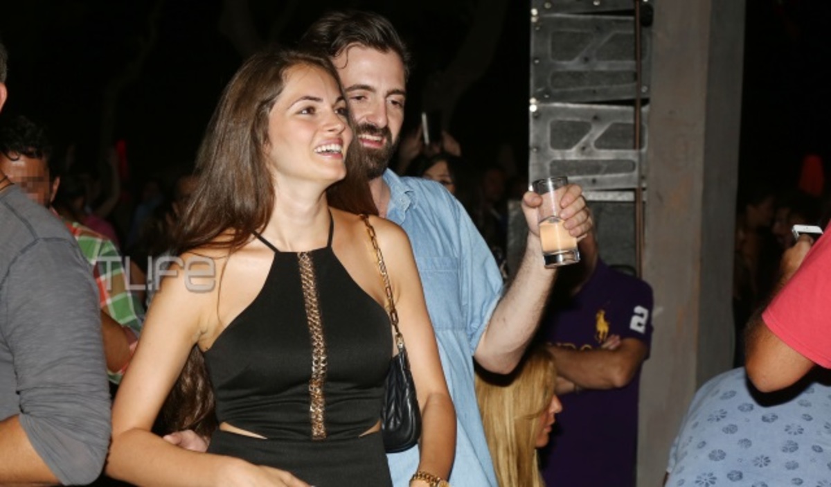 Ποιος γαλαζοαίματος “τα έσπασε” στον Ηλία Βρεττό; Φωτογραφίες