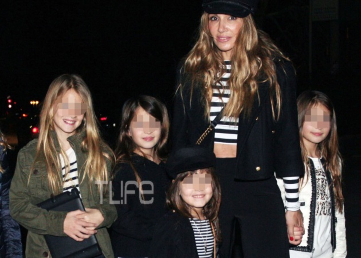 Ελένη Πετρουλάκη: Οι κόρες της έχουν υιοθετήσει το στιλ της!