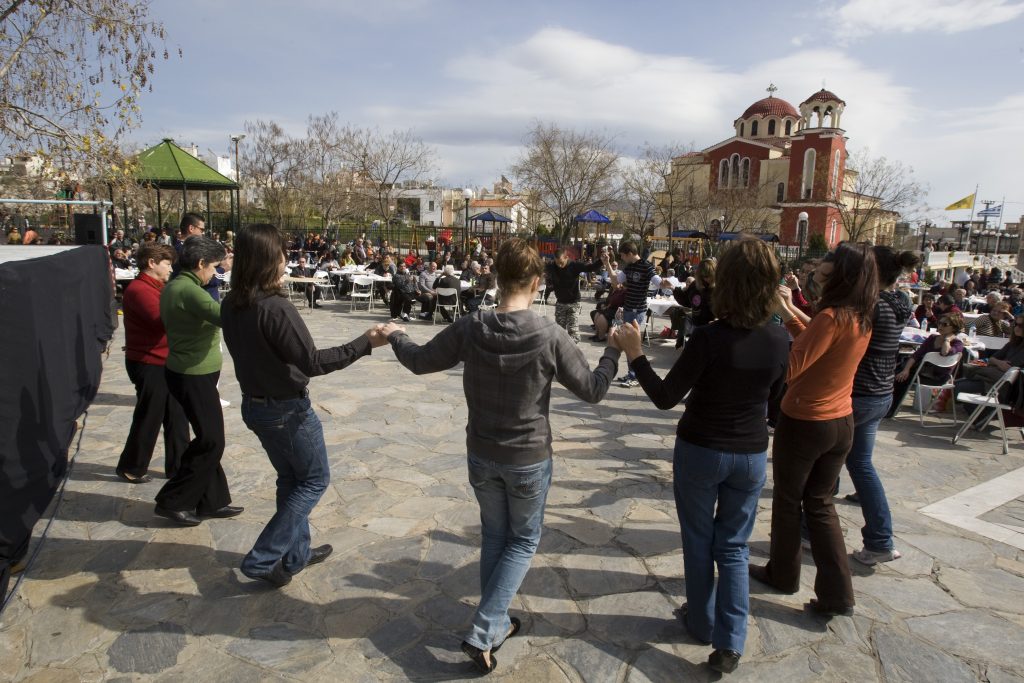 Παραδοσιακοί χοροί στον δήμο Πετρούπολης