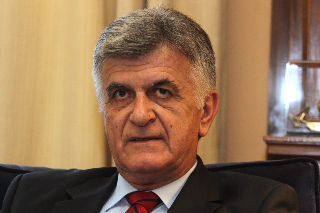 Αποσύρεται από τα ψηφοδέλτια του ΠΑΣΟΚ ο Πετσάλνικος