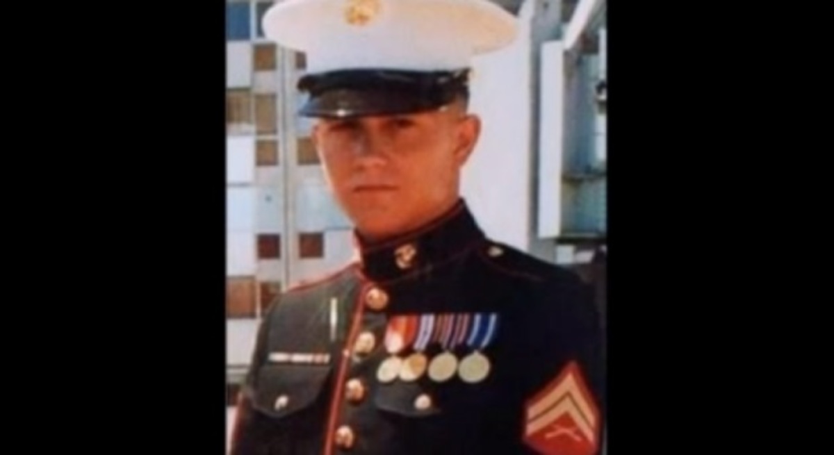 Αυτός είναι ο πεζοναύτης την καρδιά του οποίου χάσαμε! Κατηγορίες για πώλησή της!