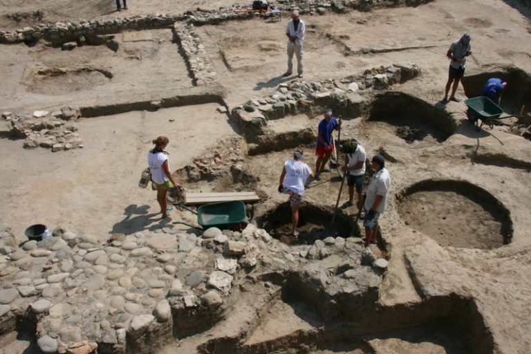 Ανακάλυψαν αρχαίο ρωσικό ναό ελληνικής τεχνοτροπίας