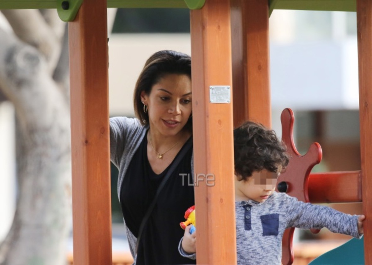 Μαριάντα Πιερίδη: Στην παιδική χαρά με το γιο της! ΦΩΤΟ