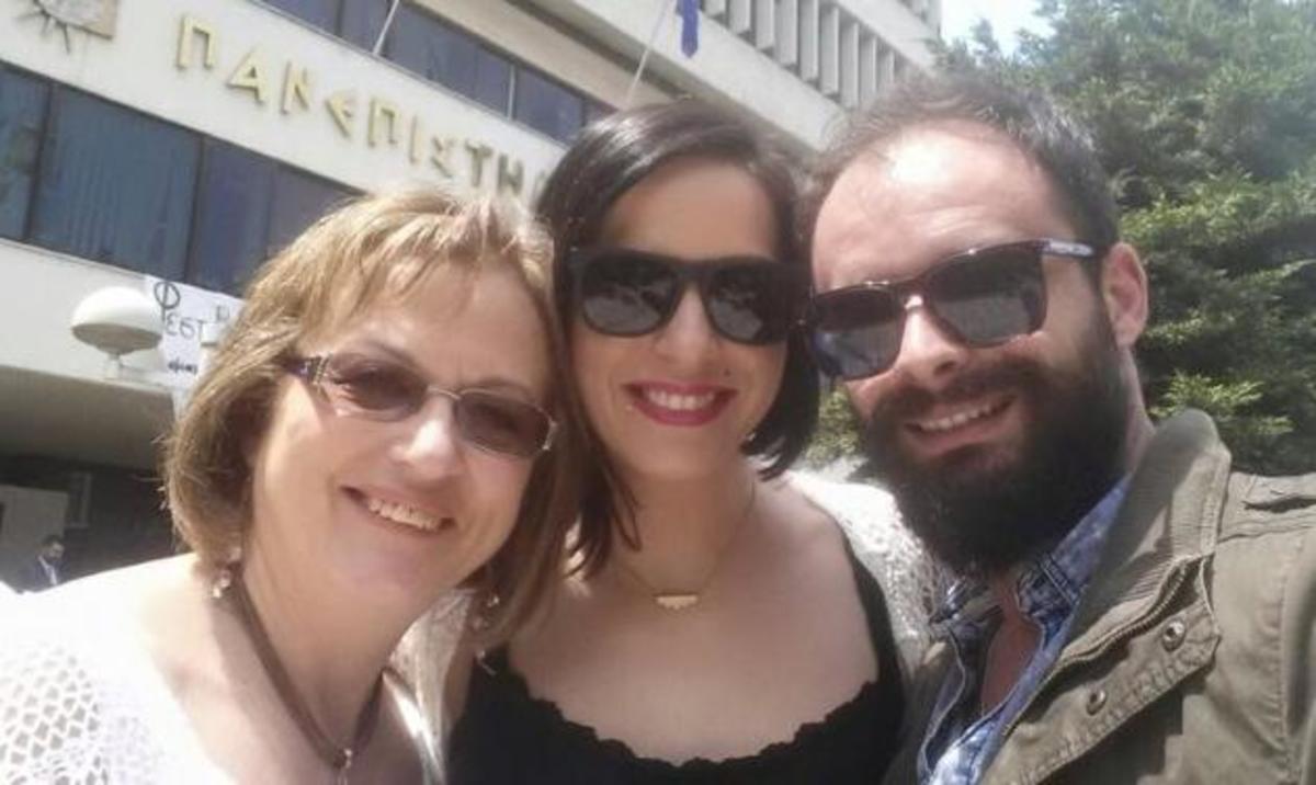 Ιωάννα Πηλιχού: Στην ορκωμοσία της με τον αρραβωνιαστικό της και τη μητέρα της!