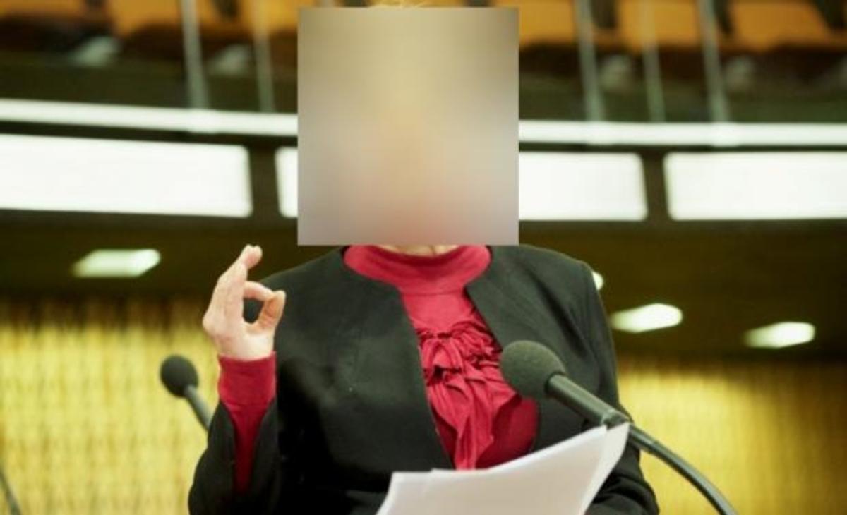 Ελληνίδα δημοσιογράφος έδειρε ταξιτζή – «Μου είπε “άντε μωρή πλύνε τα πιάτα” και τον πλάκωσα κανονικά»