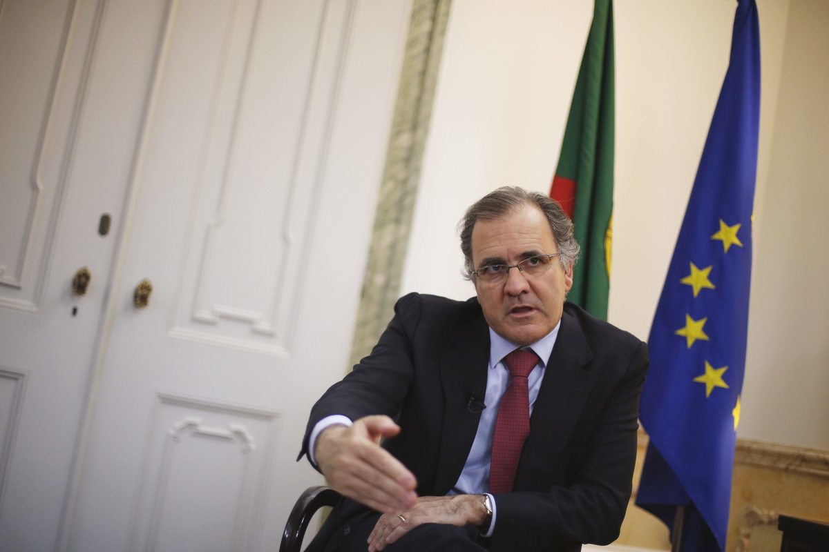 Πορτογάλος ΥΠΟΙΚ: Η Ελλάδα πρέπει να καταπιεί το πικρό χάπι