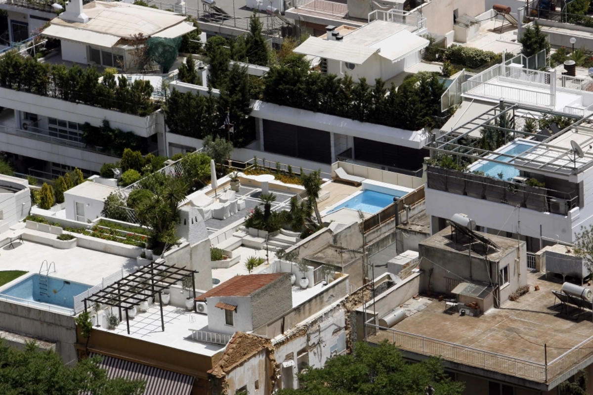 Ουδέν κρυπτόν υπό του Google Earth: Το ΣΔΟΕ βρήκε 17.000 πισίνες!