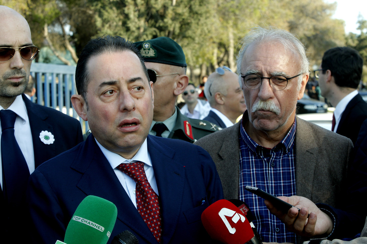 Οργισμένος ο Πιτέλα: Δεν θα αφήσουμε το ΔΝΤ και τον Σόιμπλε να περάσουν τα προληπτικά μέτρα!