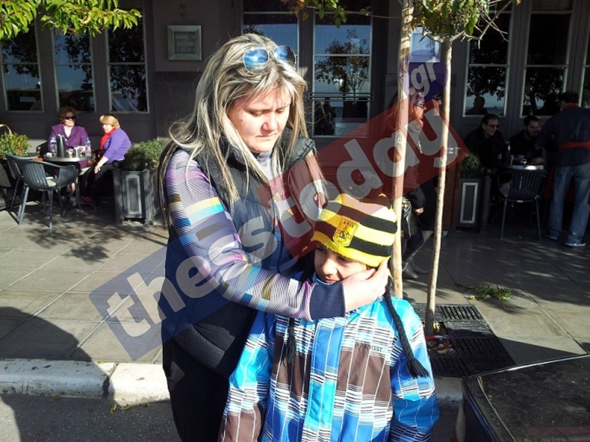 9χρονος βούτηξε για το σταυρό και έπαθε υποθερμία (Video)