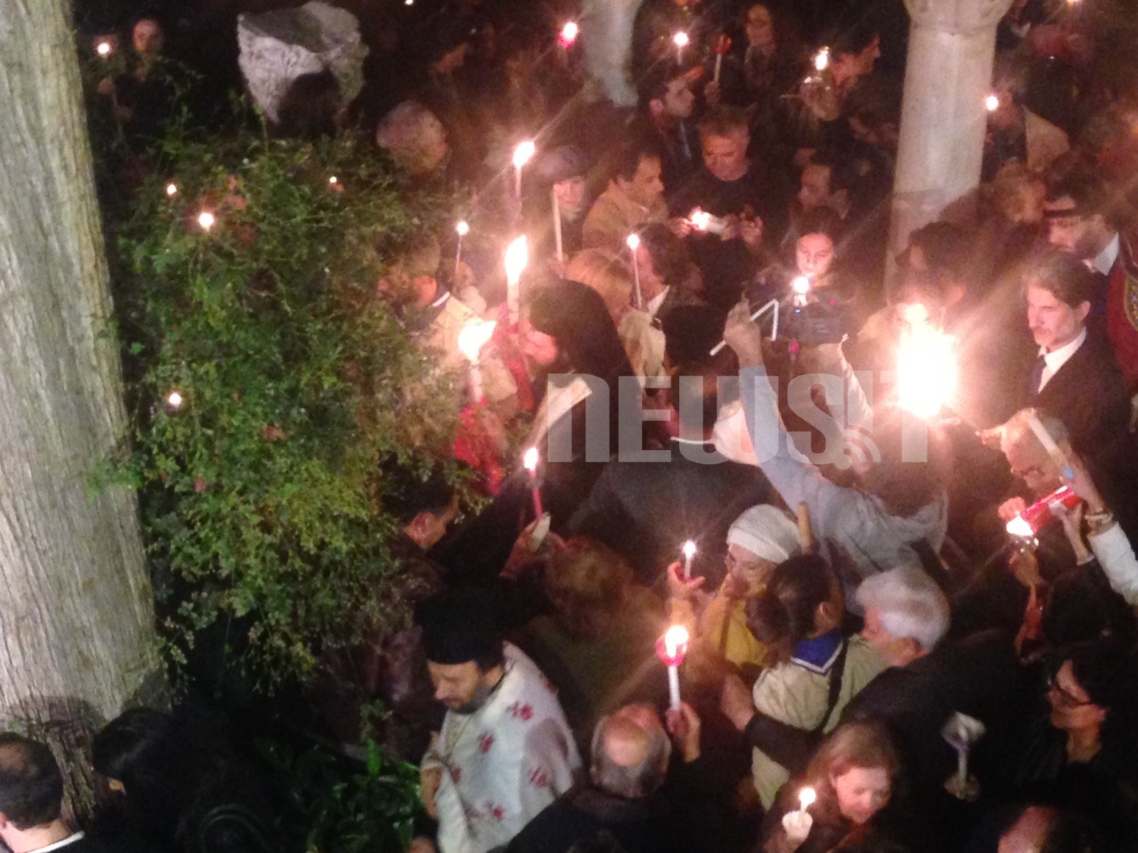 Πρώτος σταθμός του Αγίου Φωτός η Πλάκα (ΦΩΤΟ)