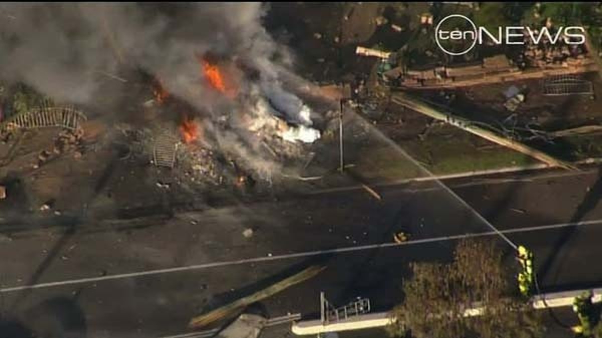 Το μικρό αεροπλάνο έπεσε σε κεντρικό δρόμο του Σίδνεϊ.