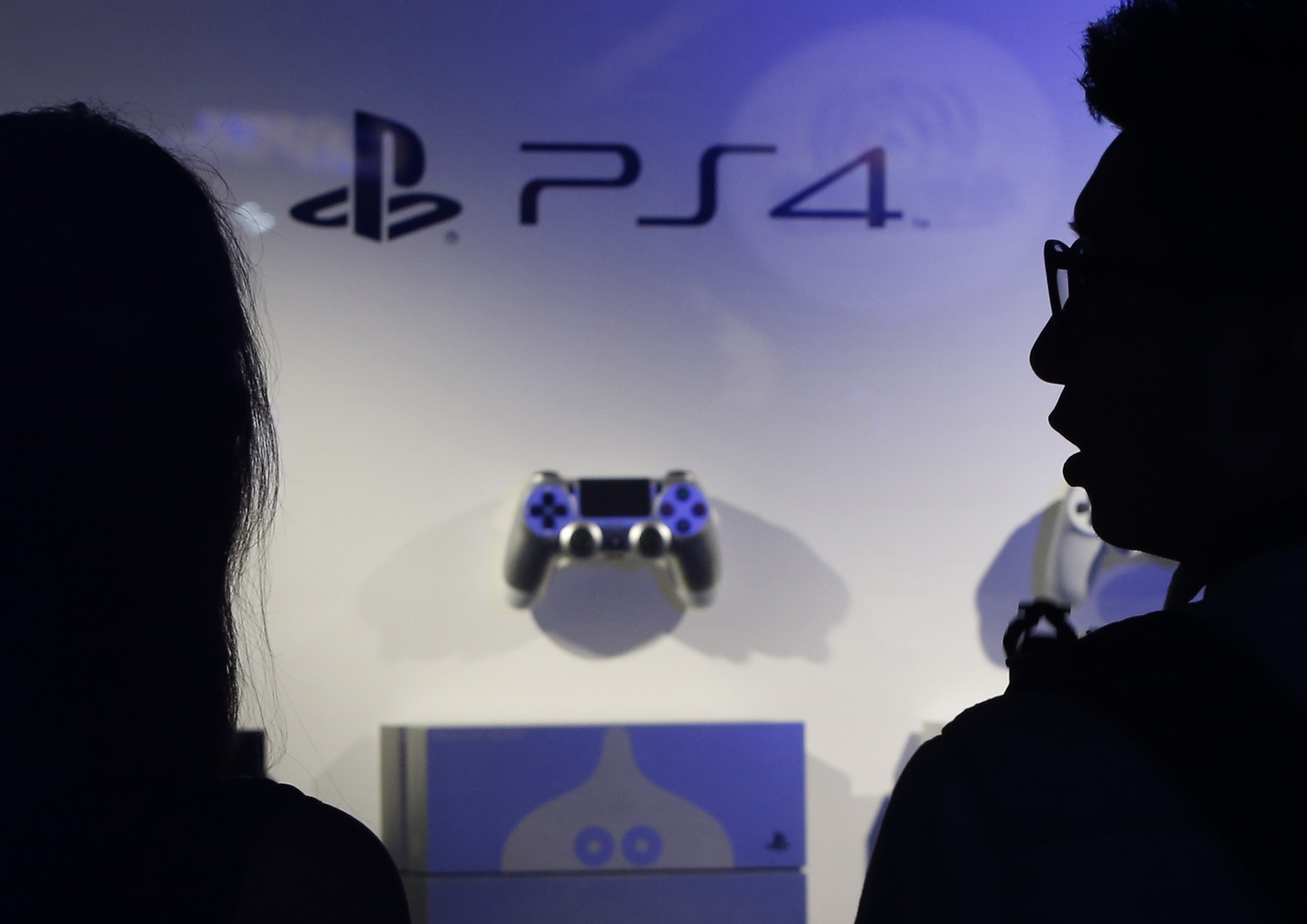 Νέα επίθεση χάκερ σε Sony και Microsoft – Ανέλαβε με tweet την ευθύνη