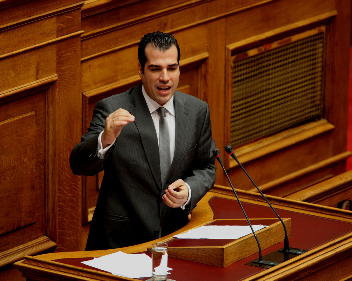 Θάνος Πλεύρης: Η τραγική ειρωνεία – Κρίσιμες ώρες στην Εντατική