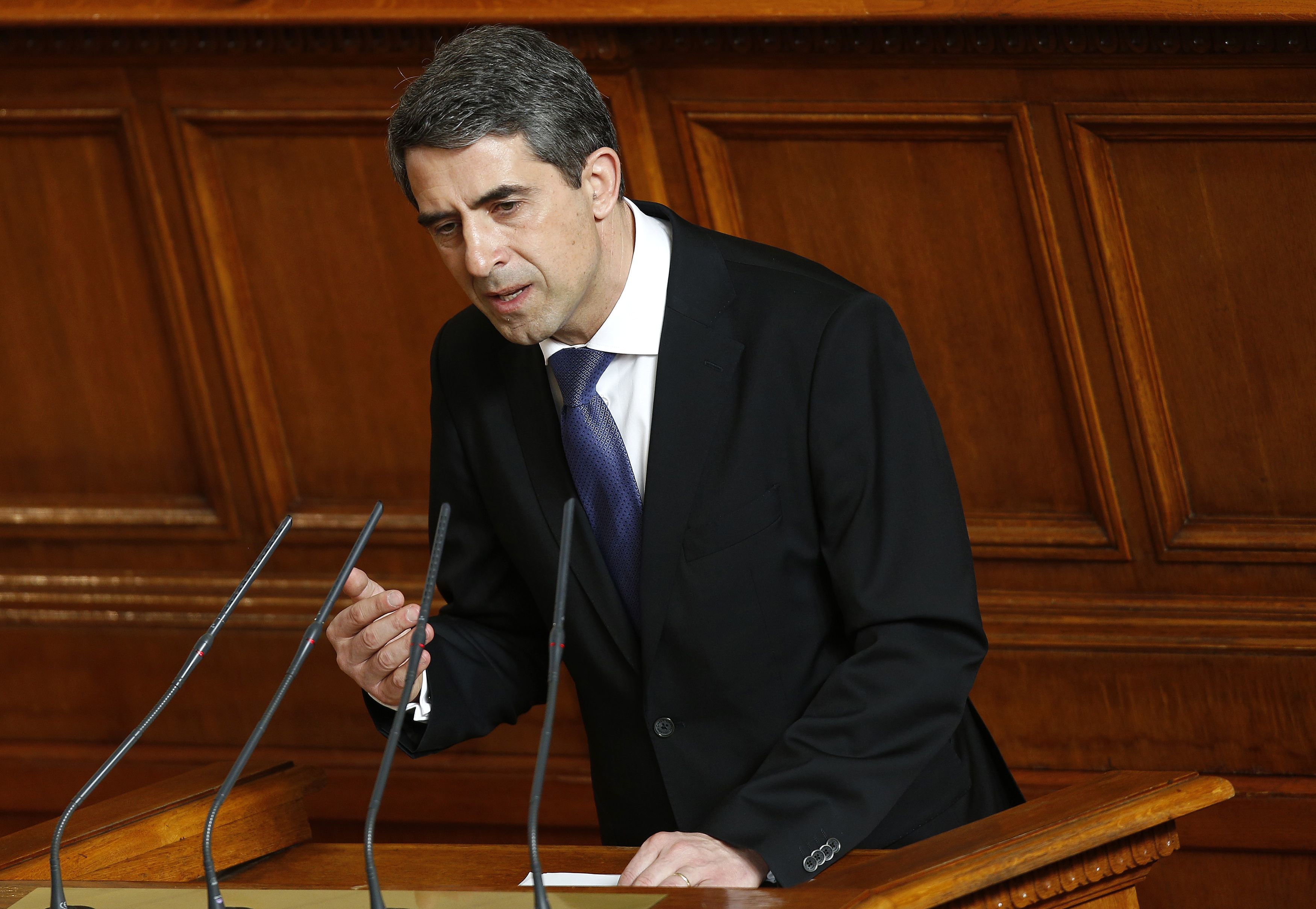 Βουλγαρία: “Πολιτικό πόλεμο” άναψε στη χώρα ο πρόεδρος Ρόσεν Πλέβνελιεφ