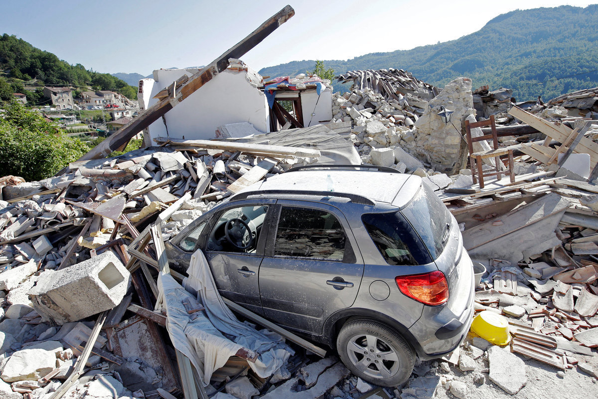 Σεισμός στην Ιταλία: Έπιασαν πλιατσικολόγο “στα πράσα”