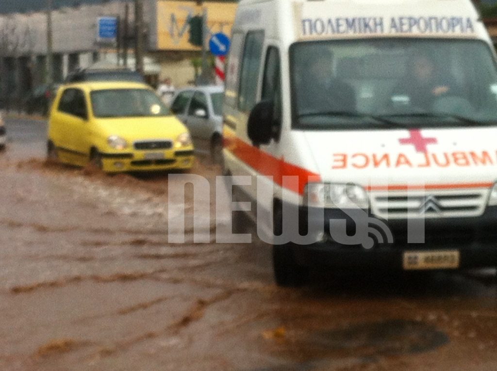 Ένας νεκρός απο την κακοκαιρία  – Πολλά προβλήματα σε όλη την Ελλάδα