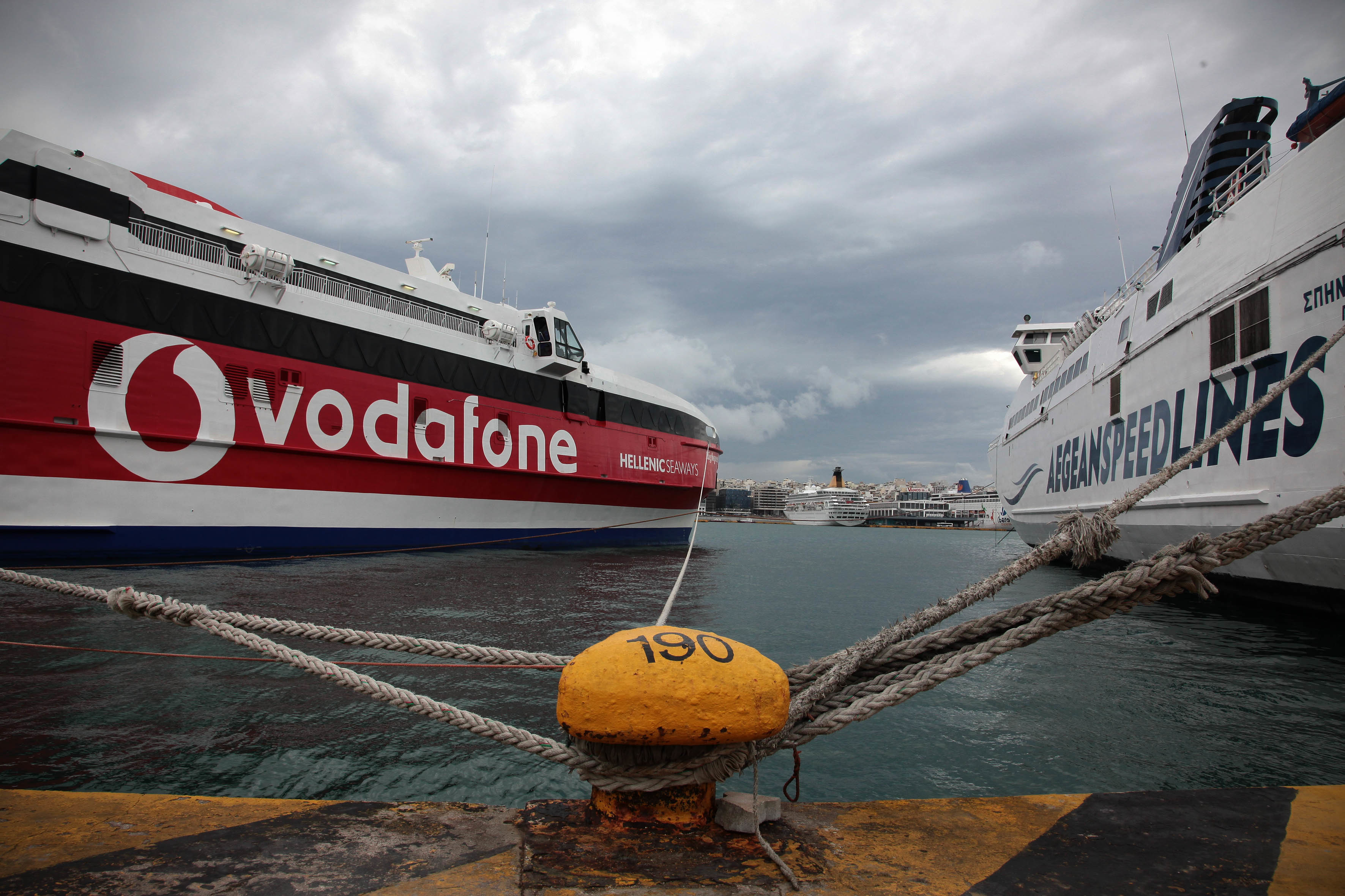 Σε εξέλιξη η κρίσιμη συνεδρίαση της ΠΝΟ για την απεργία στα λιμάνια τη Μ. Εβδομάδα