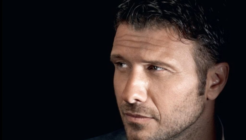 «Μου πήραν το «Φίλε» και το «Φυσάει πολύ απ’ το σπασμένο μου το τζάμι» και τα έδωσαν στον Πλούταρχο»!