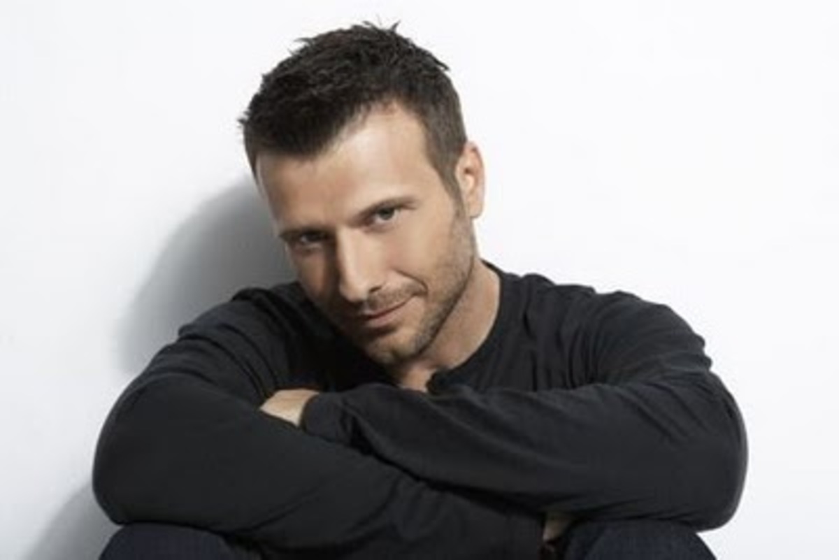 ‘Τα προσωπικά δεδομένα” του Γιάννη Πλούταρχου