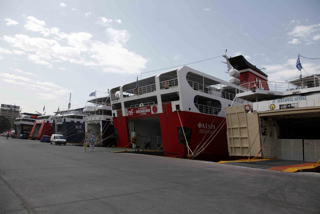 Ποια πλοία θα φύγουν από το λιμάνι του Πειραιά τα μεσάνυχτα