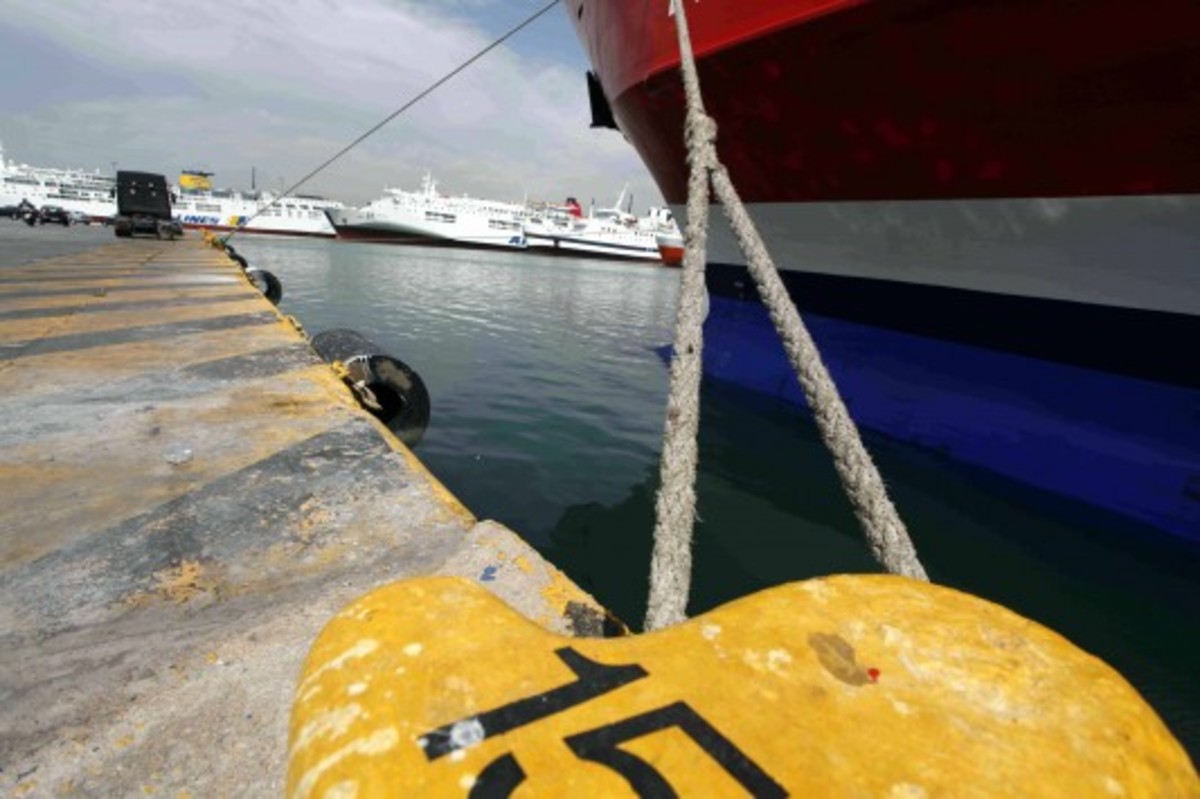 Δεμένα τα πλοία στα λιμάνια Δευτέρα και Τρίτη