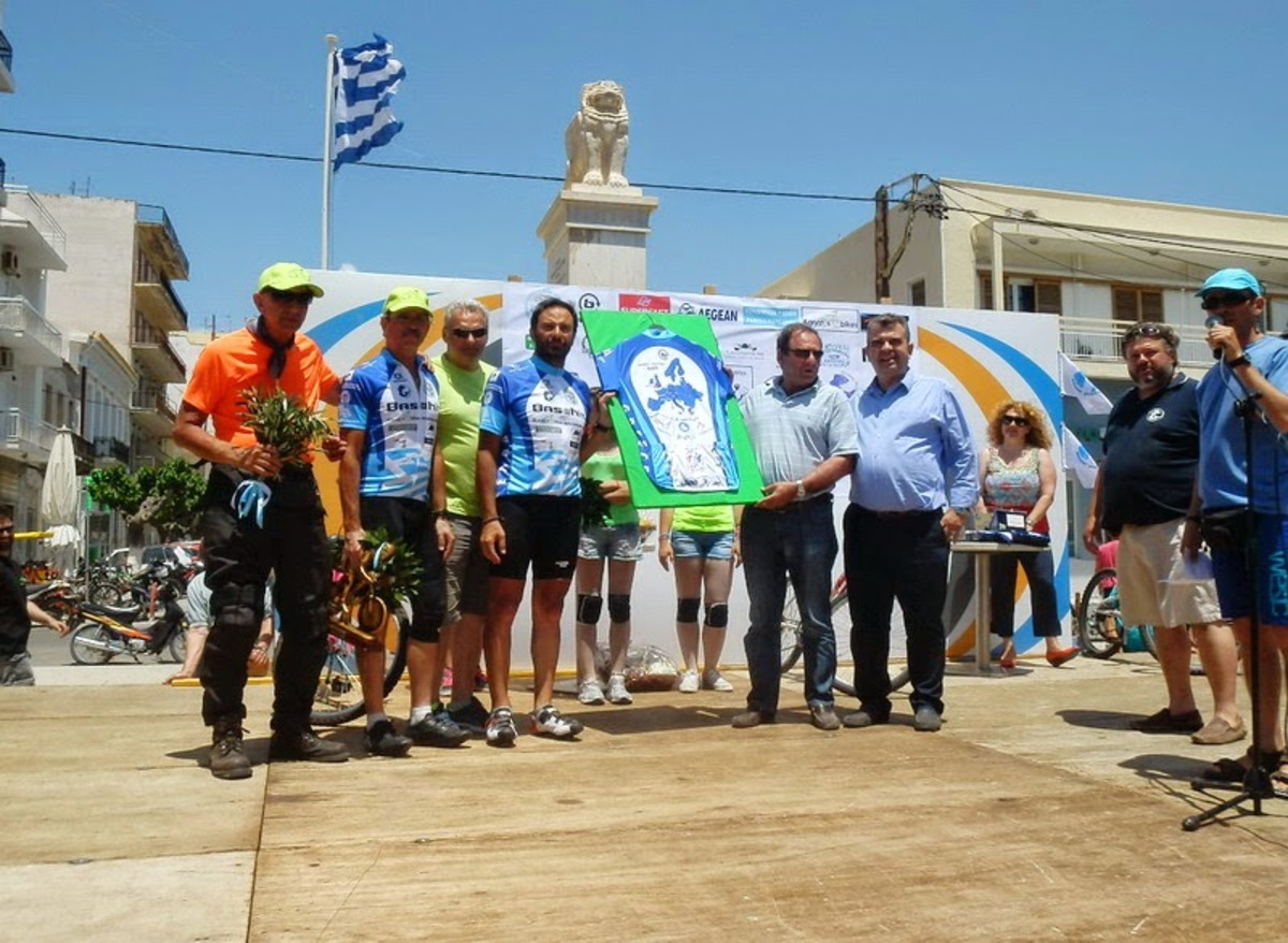 Το είπαν και το έκαναν! Λονδίνο – Κάρυστος με… ποδήλατο (ΦΩΤΟ)