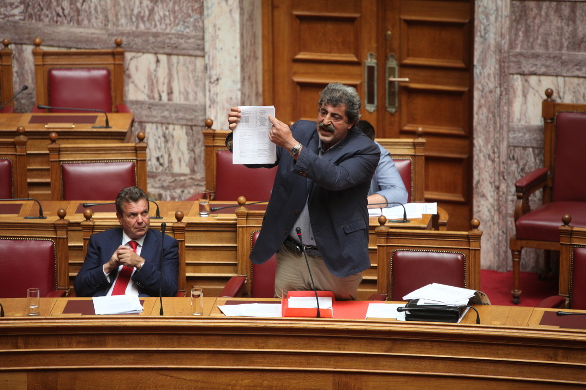 Πολύωρη κατάθεση του υπουργού Πολάκη για τα όσα είπε για διεφθαρμένους δικαστικούς