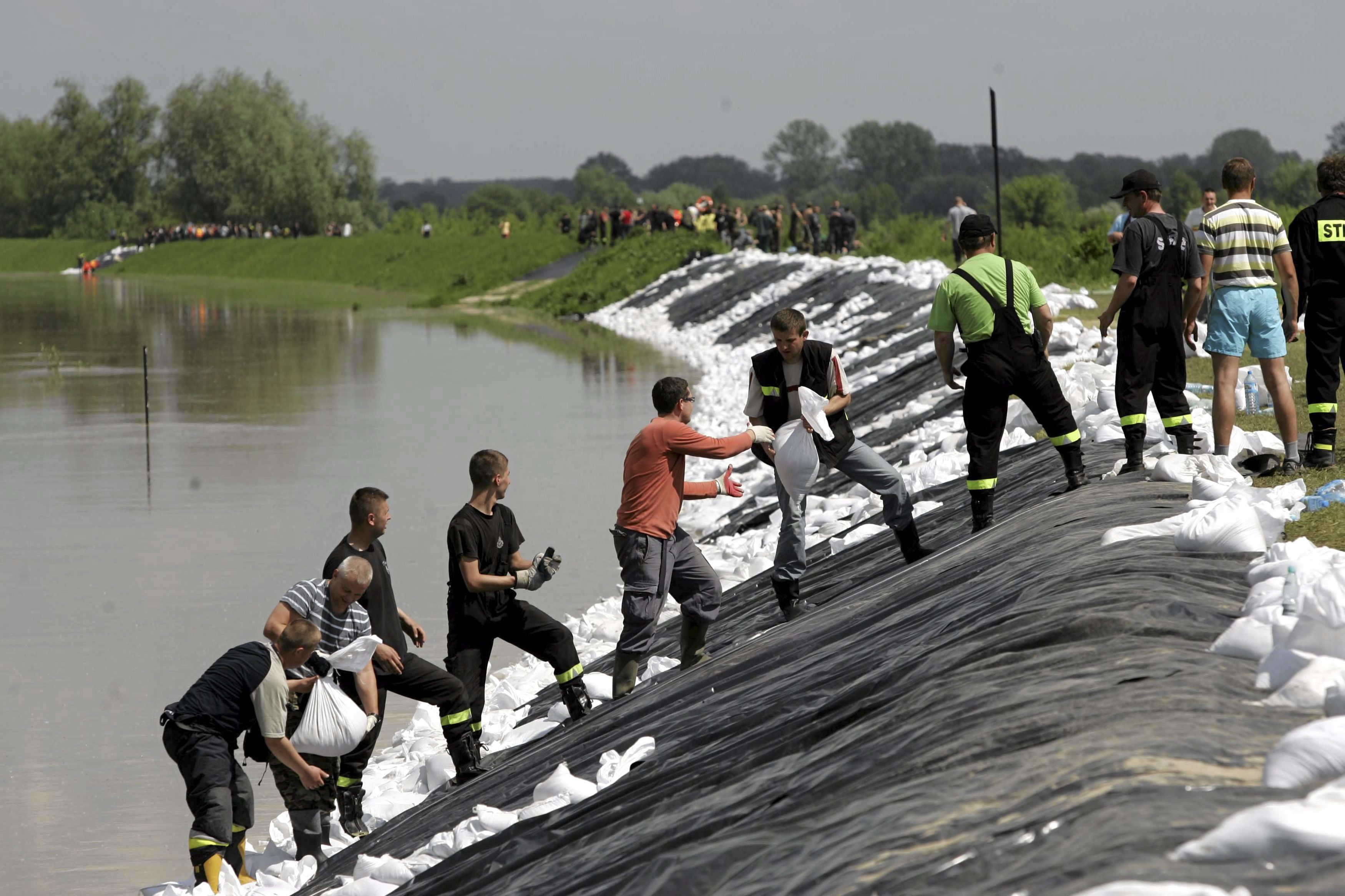 Αυξάνονται οι νεκροί απο τις πλημμύρες στην Πολωνία