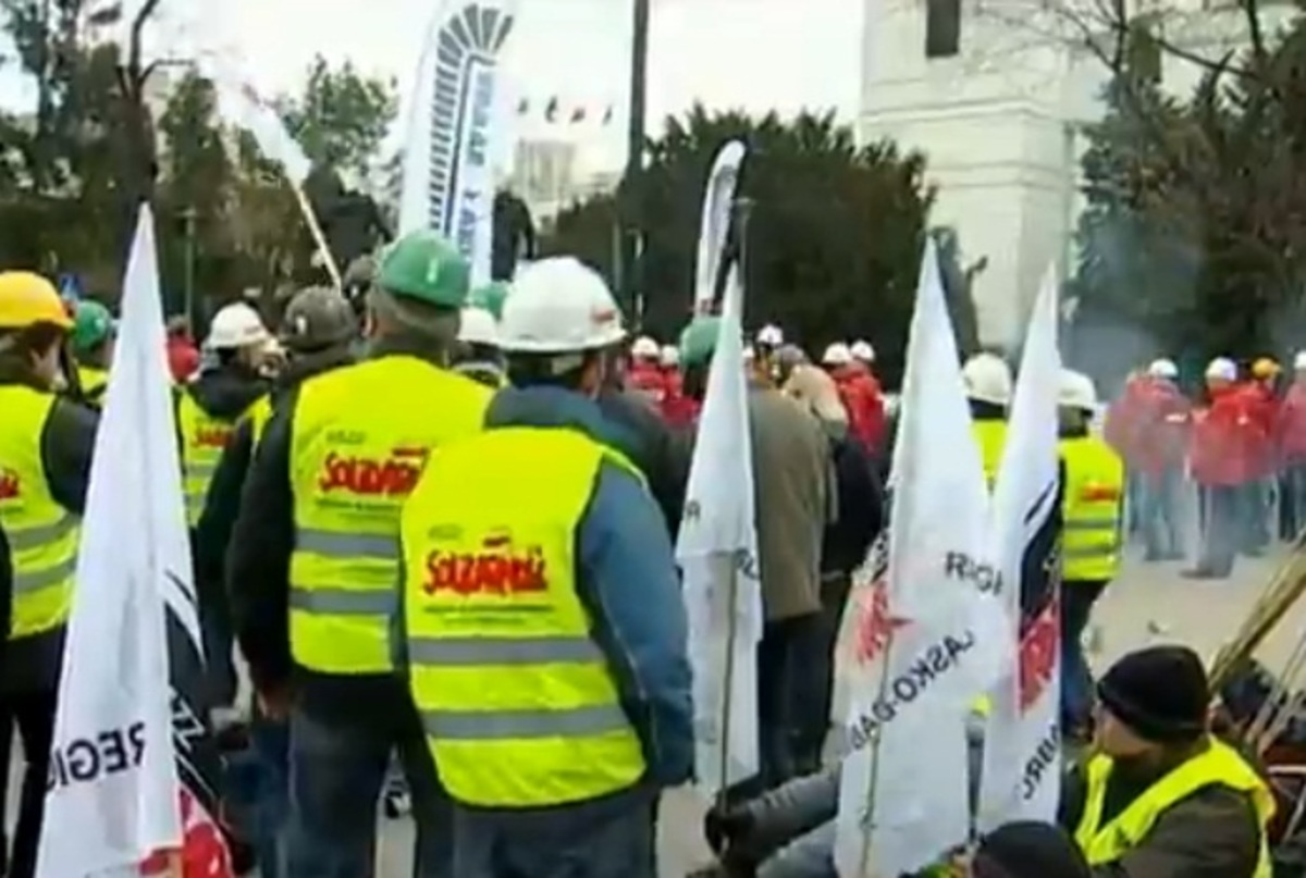 Στους δρόμους και οι Πολωνοί για τις συντάξεις