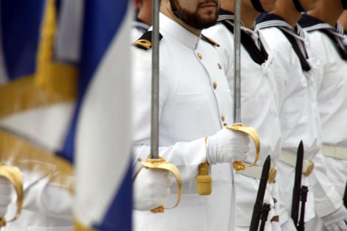 “Εξαφανισμένα” τέσσερα στελέχη του ΠΝ σε άλλο υπουργείο! Τάμα στη Μεγαλόχαρη