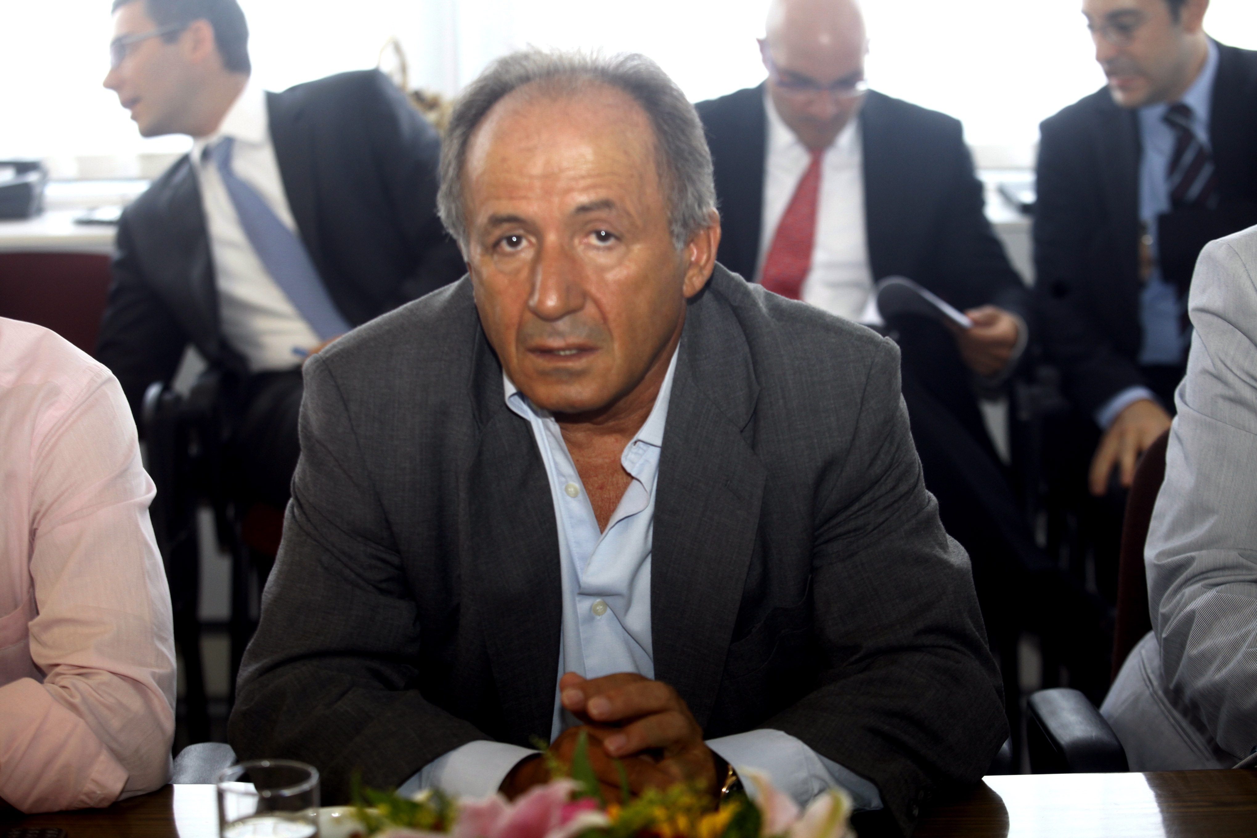 “Αποκαθηλώνει” τον Παπανδρέου ο Πολυζωγόπουλος