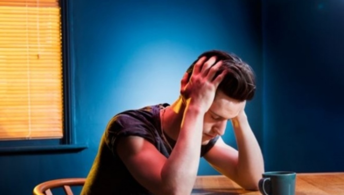 Έτσι θα εξαφανιστεί ο πονοκέφαλος από το hangover το επόμενο πρωί