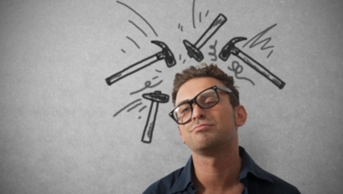 Δείτε τι είδους πονοκέφαλο έχετε ανάλογα με το τι ακριβώς νιώθετε (ΒΙΝΤΕΟ)