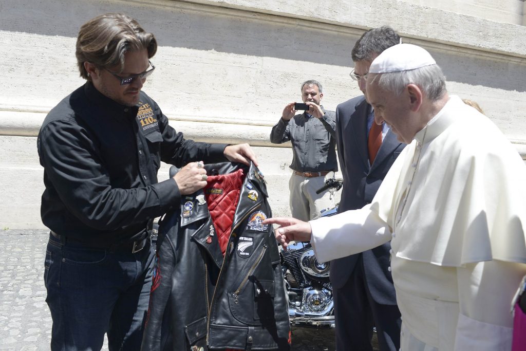 Ο Πάπας… μηχανόβιος και μάλιστα με Harley! (ΦΩΤΟ, VIDEO)