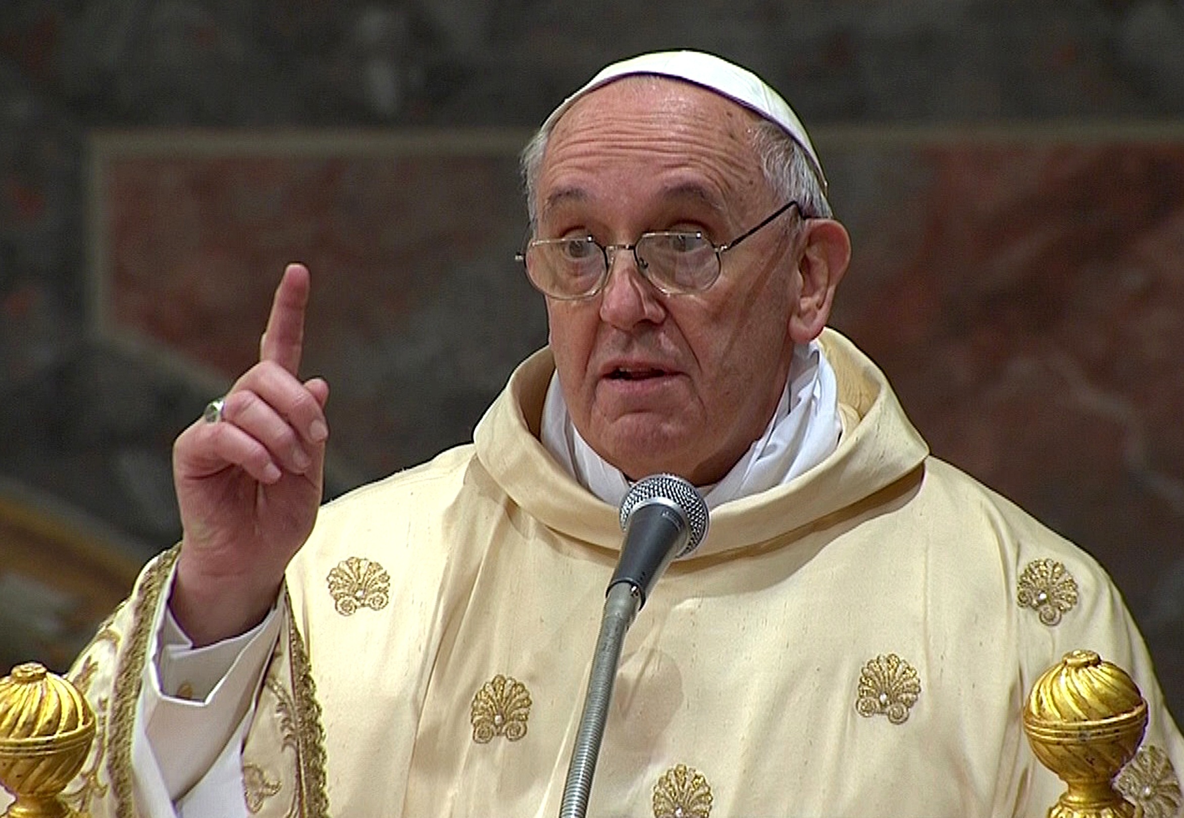 Πάπας προς συμπατριώτες του: Μην έρθετε στην ενθρόνιση, δώστε τα χρήματα στους φτωχούς