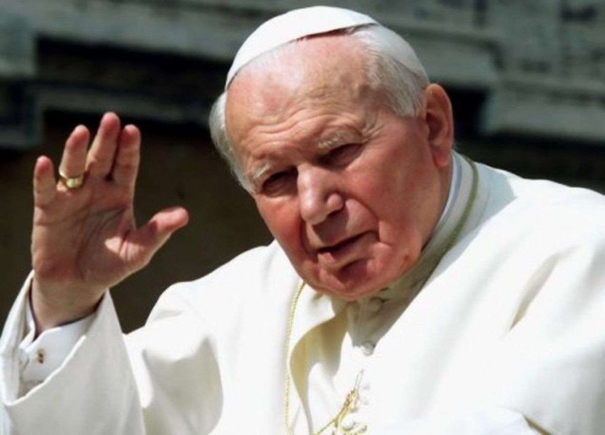 Ύποπτοι δυο τοξικομανείς για την κλοπή του κειμηλίου με το αίμα του πάπα Ιωάννη Πάυλου του Β’