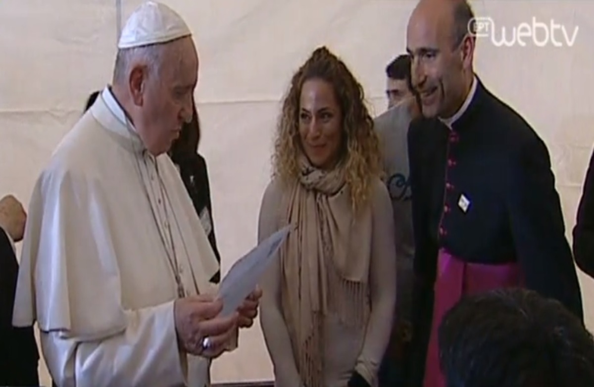 Prosfygopoulos ha consegnato una lettera al Papa sui suoi parenti in Italia!
