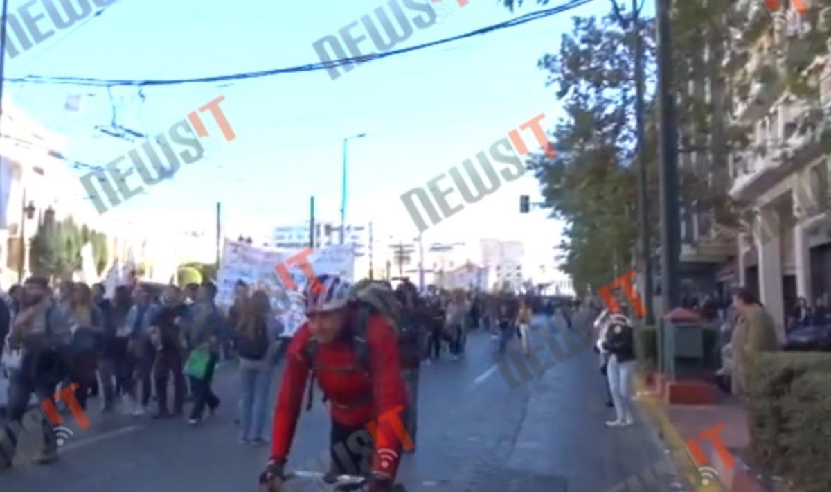 Πορεία φοιτητών στο Σύνταγμα