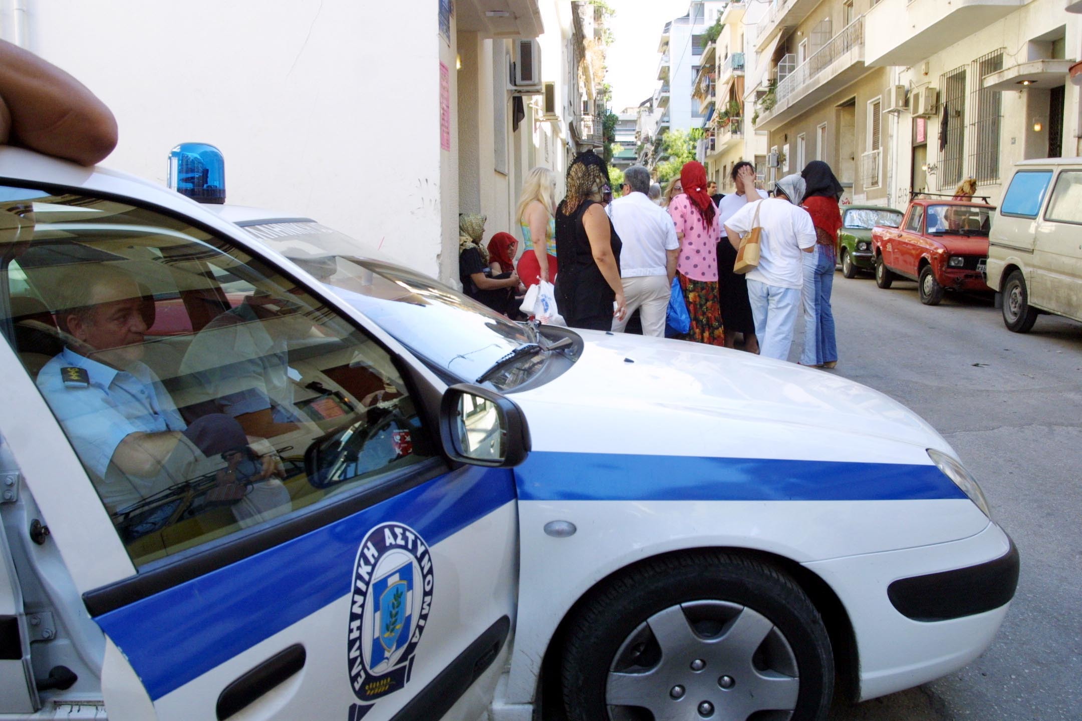 Συνεχίζονται οι συλλήψεις ιερόδουλων σε οίκους ανοχής και σε πάρκα